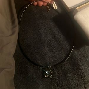 A bracelet/necklace